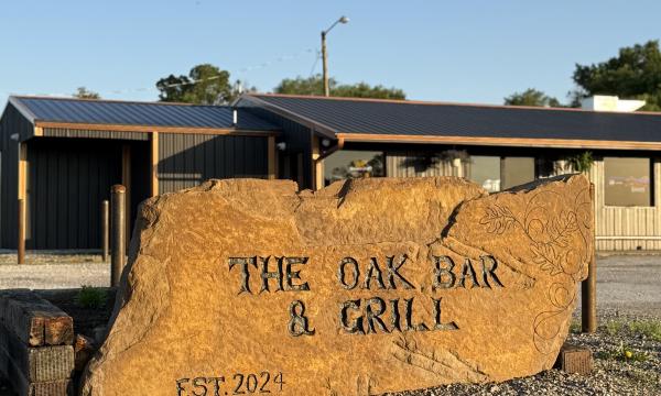 The Oak Bar & Grill