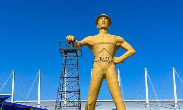 Golden Driller Statue