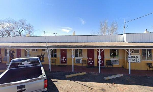 Brad's Desert Inn