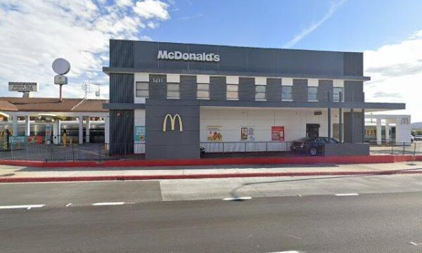McDonald's Building (Train Cars)
