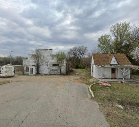 Former Phillips Service Station