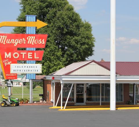 Munger Moss Motel